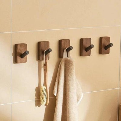 cinq crochets muraux bois brut format A