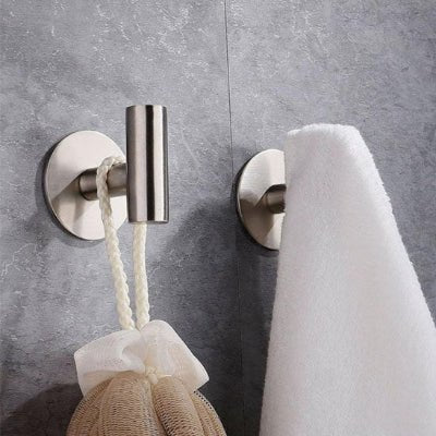 deux crochets muraux elegant argent serviette blanche