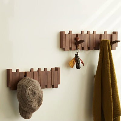 deux porte manteau bois fonce six et huit crochets