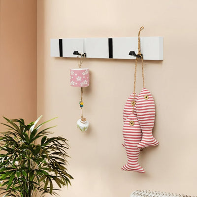 porte manteau bois blanc mur blanc
