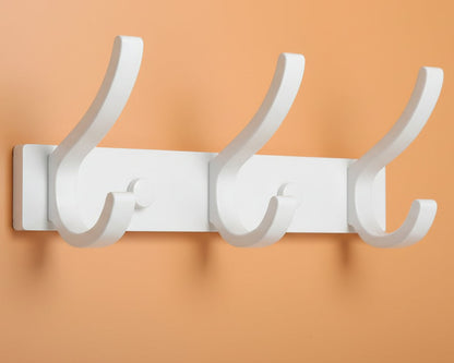 porte manteau mural blanc trois crochets mur caramel