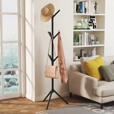 porte manteau sur pied noir salon