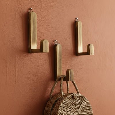 trois crochets muraux bois rustique format C